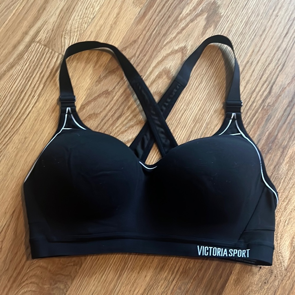 Black VS sports bra